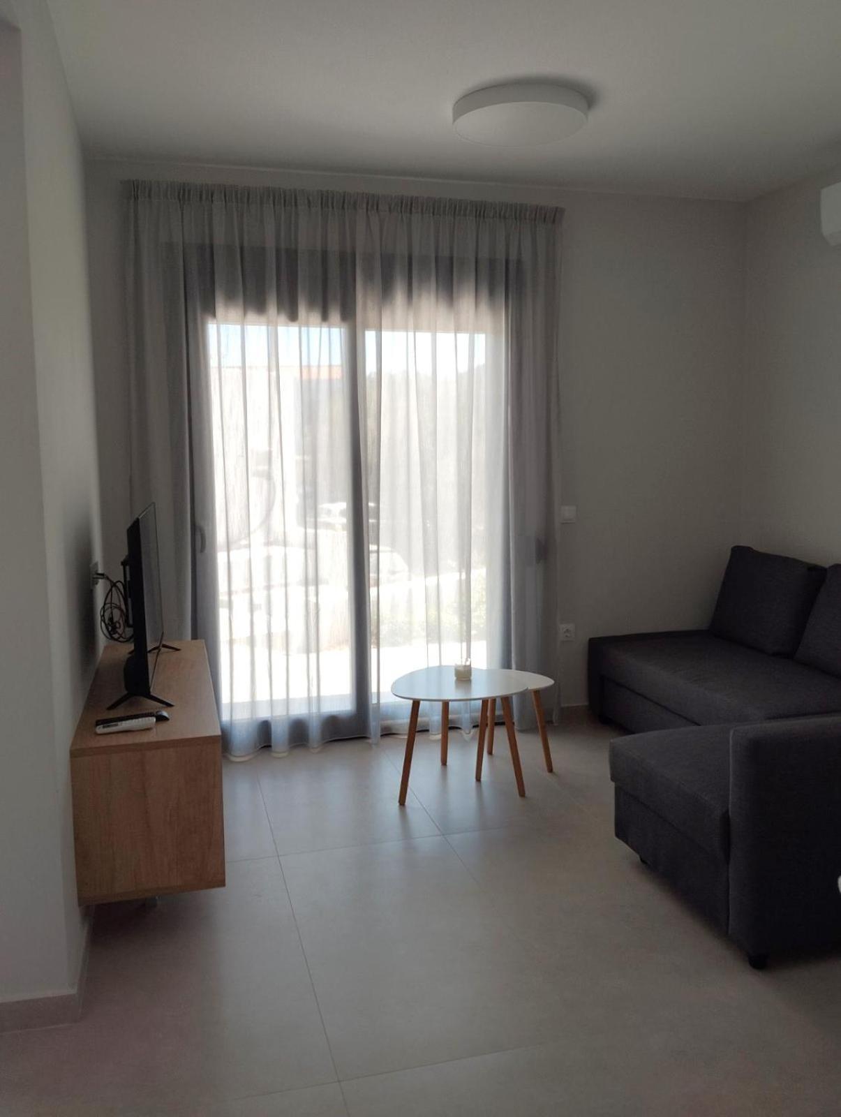 Apartment Mele *